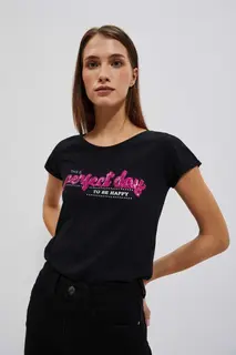T-shirt z napisem czarny