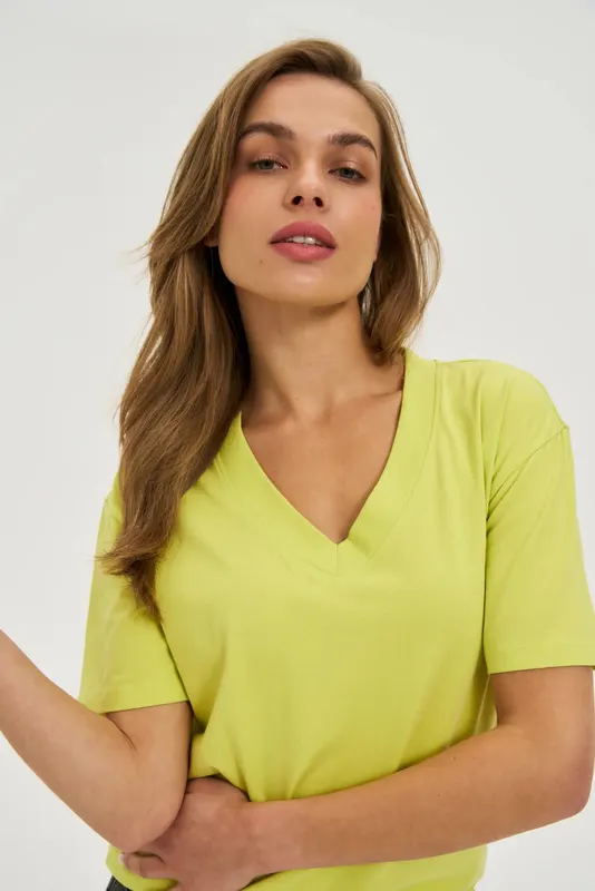 T-shirt z dekoltem w serek limonkowy