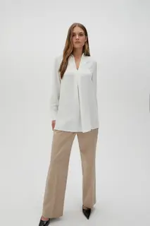 Elegancka koszula z gładkiego materiału biała