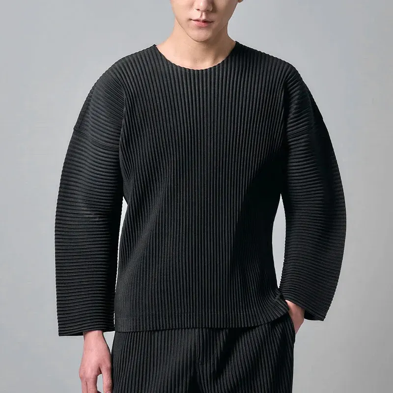 ISSEY new basic style pleated loose-fitting casual drop-shoulder base layer T-shirt with round neck and long sleeves