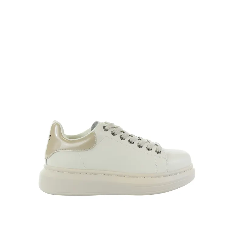 Damskie skórzane sneakersy beżowe GOE TT2N4001