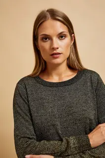 Sweter z metaliczną nitką czarny