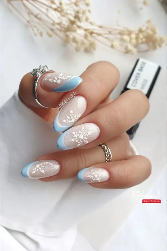 Błękitny French Manicure