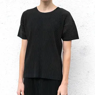 ISSEY Wrinkle Shirt with Pleats, Round Neck, Loose Fit, Versatile and Stylish Summer Short-Sleeved T-Shirt for Men, Trendy Style