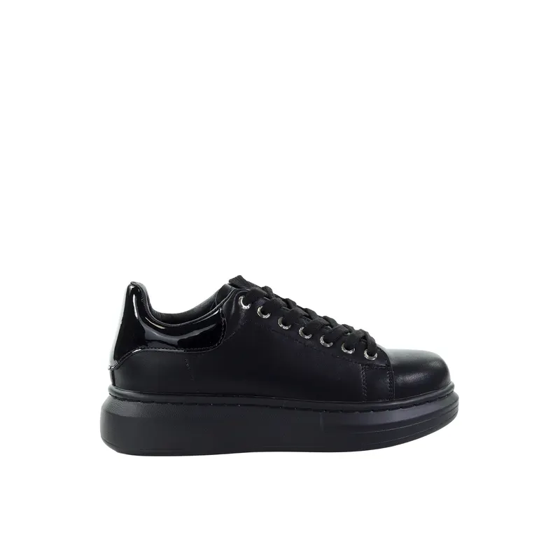 Damskie skórzane sneakersy czarne GOE TT2N4003