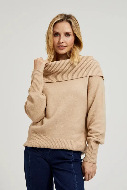 Sweter z odwijanym dekoltem beżowy