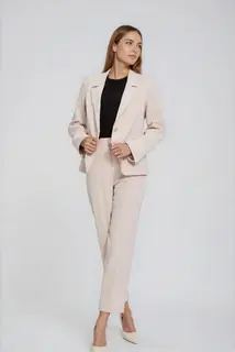 Elegancki garnitur beżowy