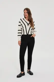 Jeansy typu skinny