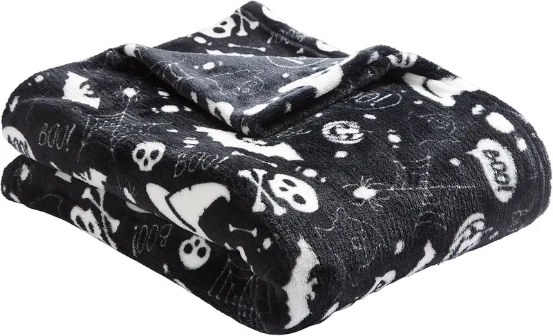 Czarny koc polarowy na Halloween 120 x 150 cm nietoperze dynie dwustronny