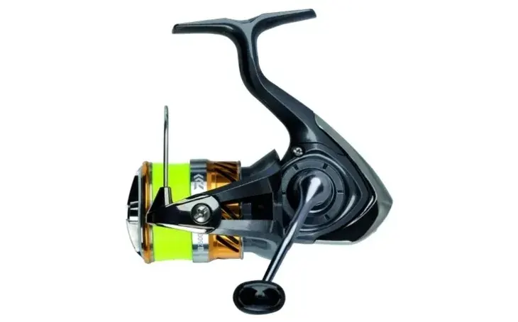 KOŁOWROTEK DAIWA LAGUNA LT 3000-C z plecionką JB4 0.19YL Przełożenie 5.3:1