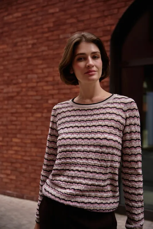 Sweter w paski beżowy