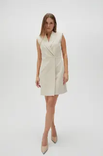 Elegancka sukienka beżowa