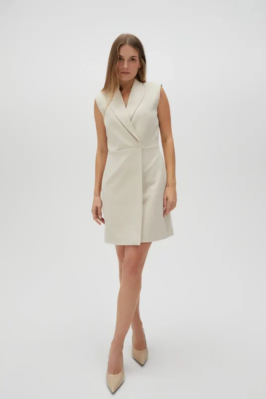 Elegancka sukienka beżowa