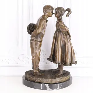 Figurka z Brązu Pierwsza Miłość Chłopiec i Dziewczynka Marmur 44 cm