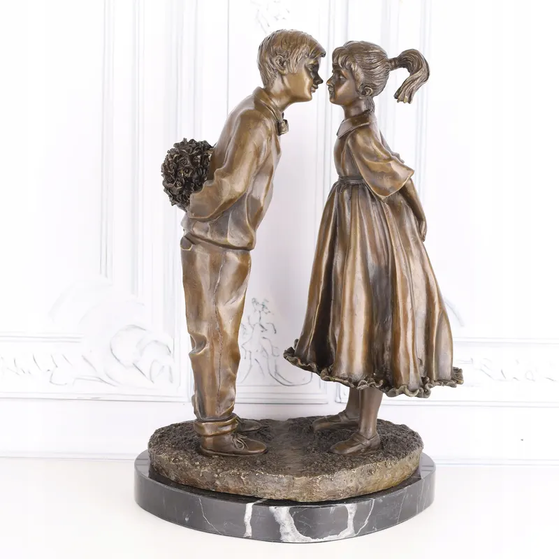 Figurka z Brązu Pierwsza Miłość Chłopiec i Dziewczynka Marmur 44 cm