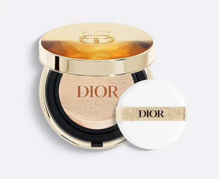 DIOR PRESTIGE LE CUSHION Exceptional Revitalizing Foundation 010 Ivory