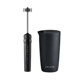 Zestaw: spieniacz do mleka CHiATO nanoPLAY i kubek podróżny CHiATO Home dailySIP – czarny