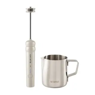 Zestaw: spieniacz do mleka CHiATO nanoPLAY i dzbanek na mleko SORSO Barista (600 ml) – kremowy