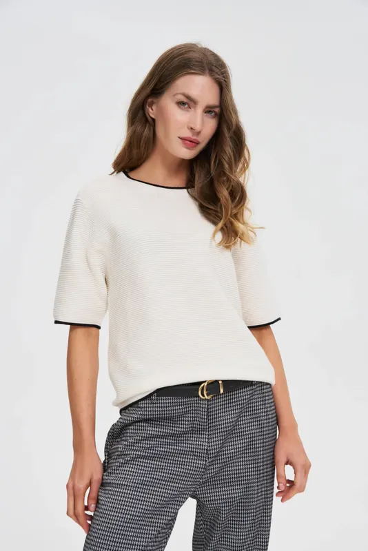 Sweter z krótkimi rękawami biały