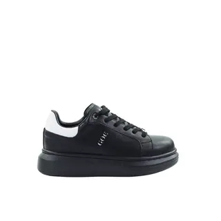 Damskie sneakersy skórzane czarne z perforacją GOE TT2N4006