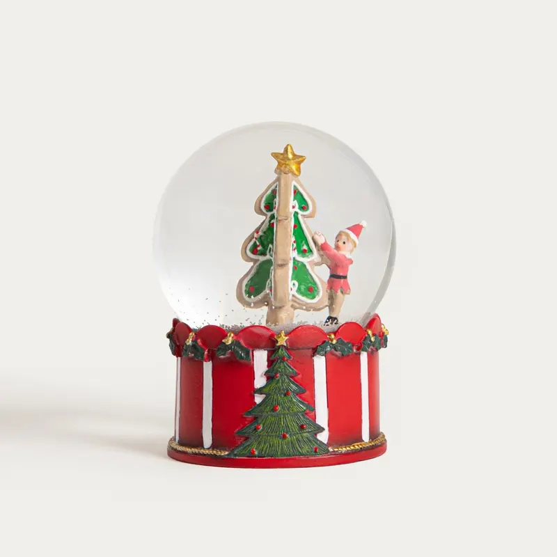 Kula śnieżna LED RONIE z choinką na podstawie w paski 10x13,5 cm