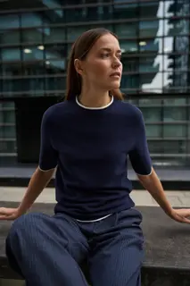 Sweter z krótkimi rękawami granatowy