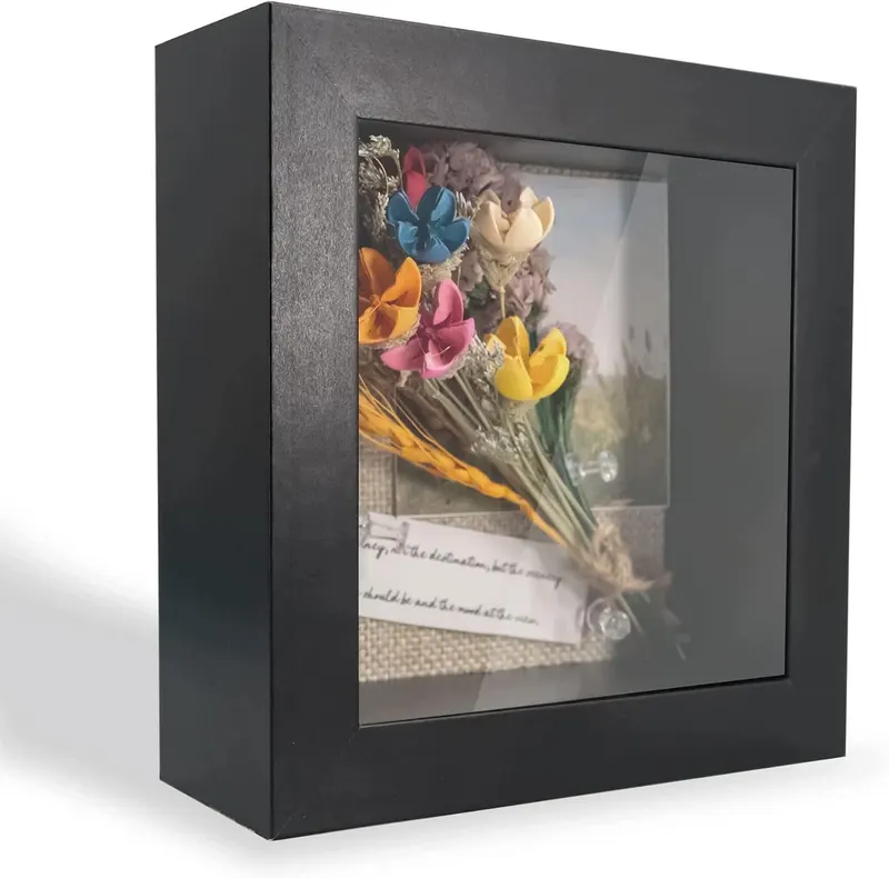Czarna ramka 3D na pamiątki 13x13 cm z szybą i lnianym tyłem