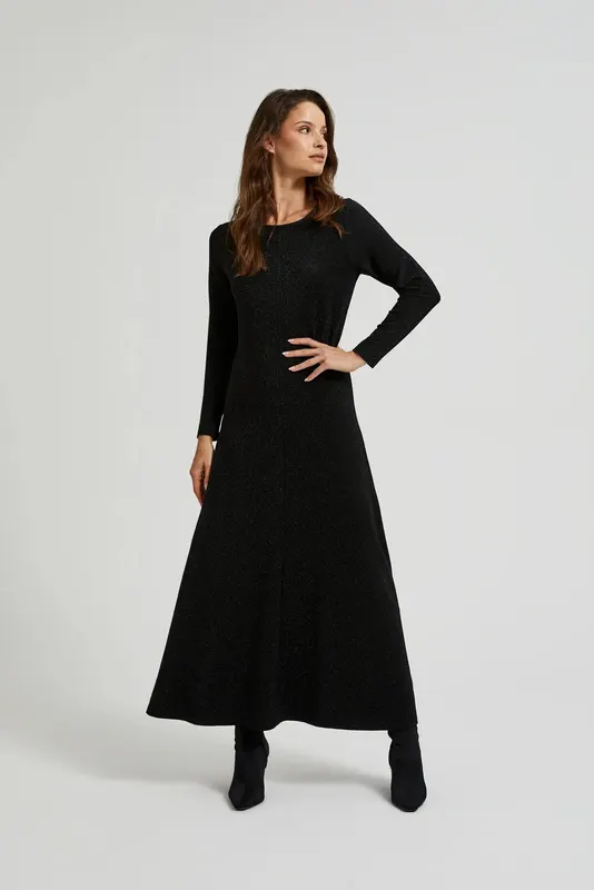 Elegancka sukienka maxi czarna