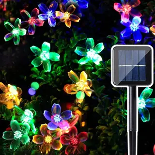 Lampki solarne z 50 diodami LED w kształcie kwiatów wiśni, długość 6,5 metra, 8 trybów, wodoodporne, kolorowe.
