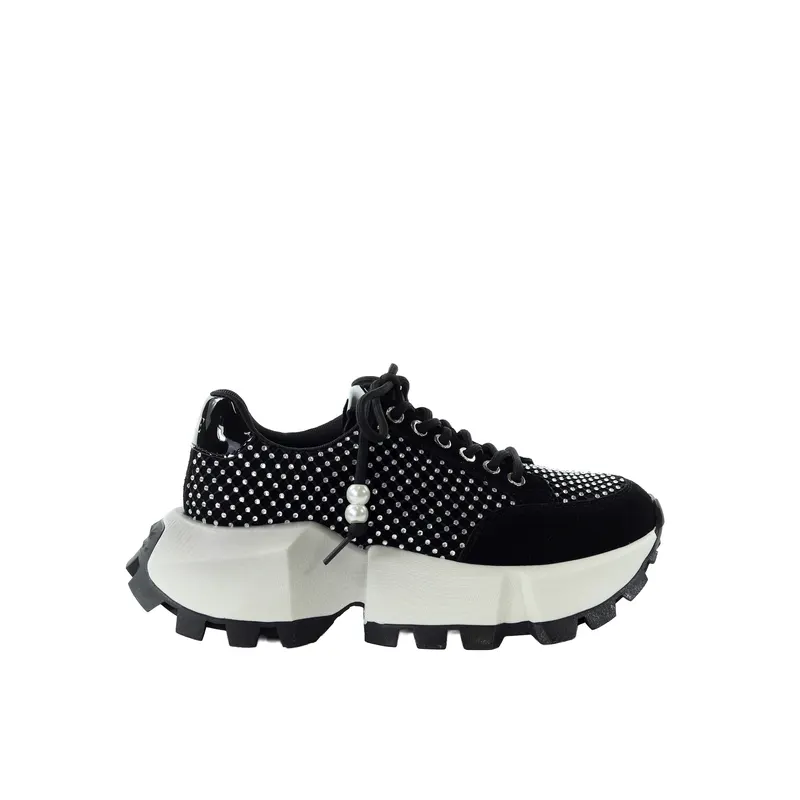 Damskie sneakersy skórzane czarne z aplikacją GOE TT2N4029