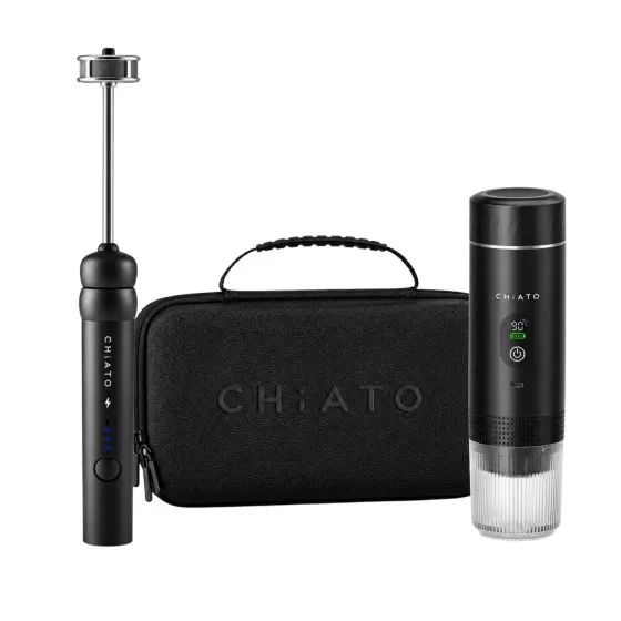 Zestaw: spieniacz do mleka CHiATO nanoPLAY i przenośny ekspres do espresso brewPLAY Smart Traveller – czarny