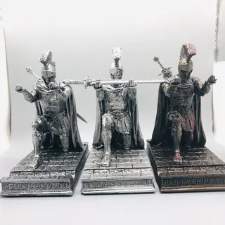 Vintage Decorative Spartan Warrior Statue Pen Holder Kneeling Armor Hero Boss Desk Desk Accessories Nordic Mobile Phone Holder